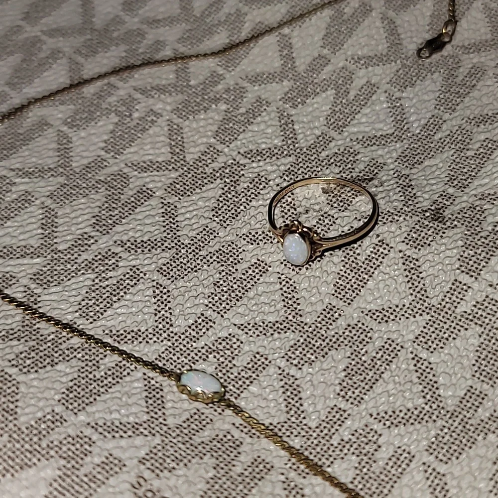✨ Vintage Gold & Opal Duo: 12k Necklace & 10k Ring Set! ✨ - Picture 8 of 12